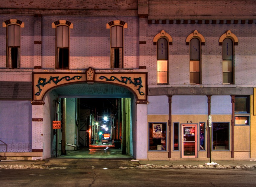 Emporia Alleyway – Nightime